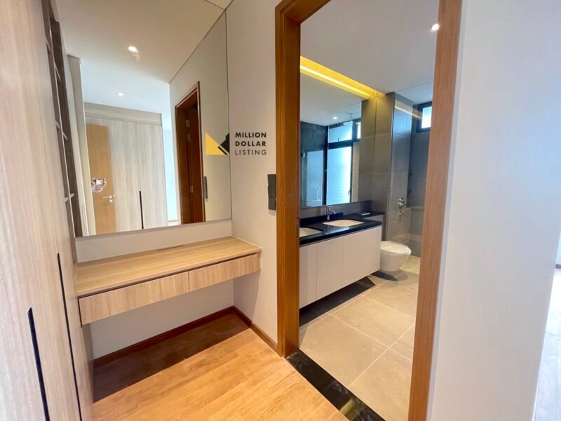 129 Hemmant - Vanity and Bath