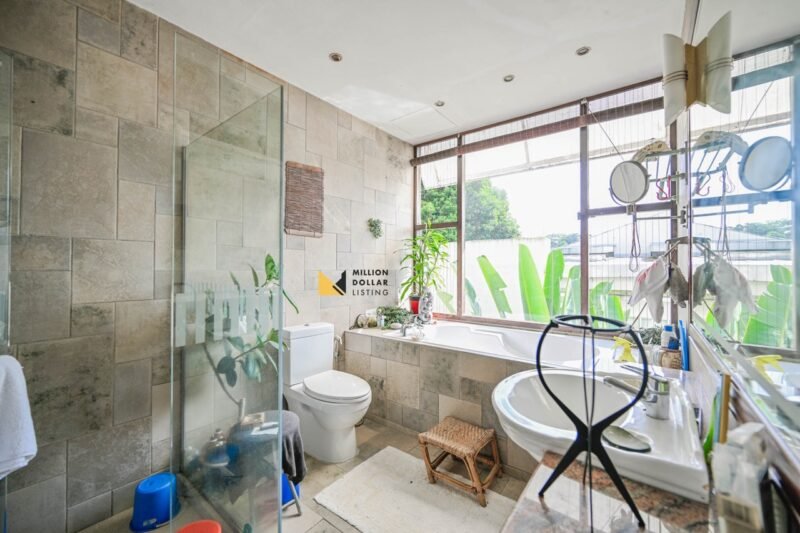 Greenbank Park Master Bathroom Large