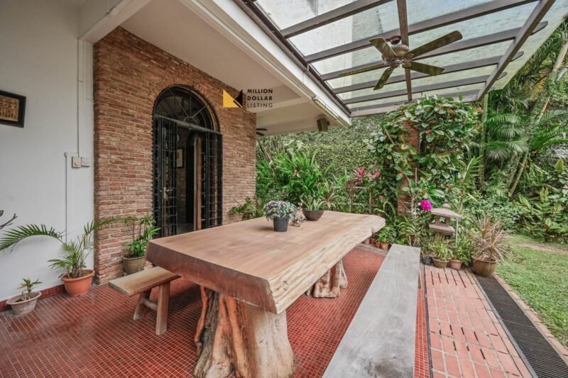 Greenbank Park Outdoor Dining Large
