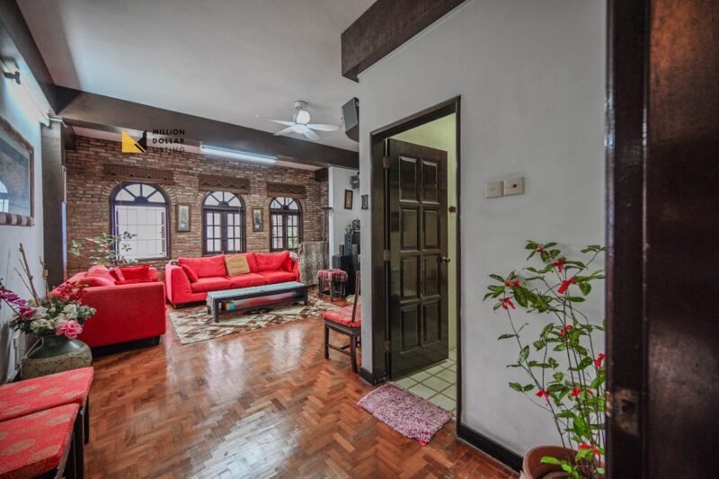 Greenbank Park Room beside living Large