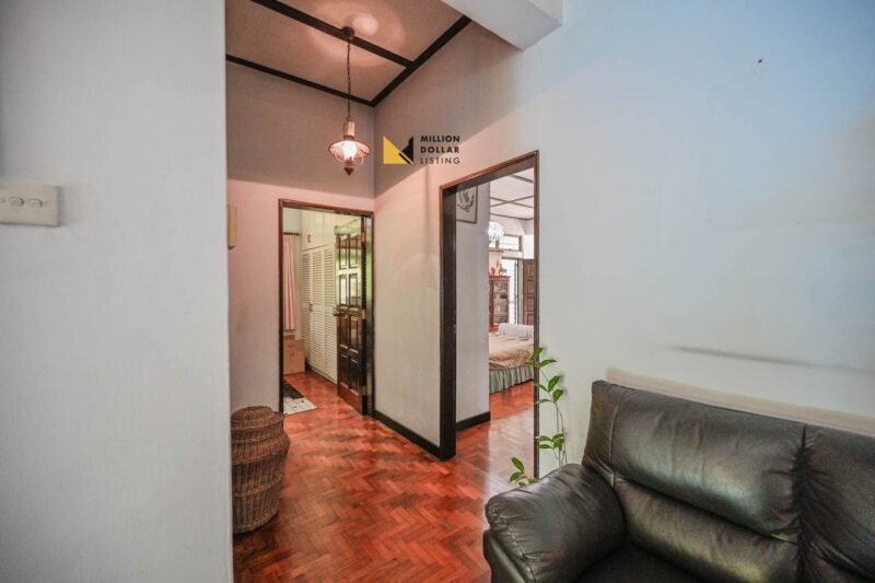 Greenbank Park Staircase Landing Large