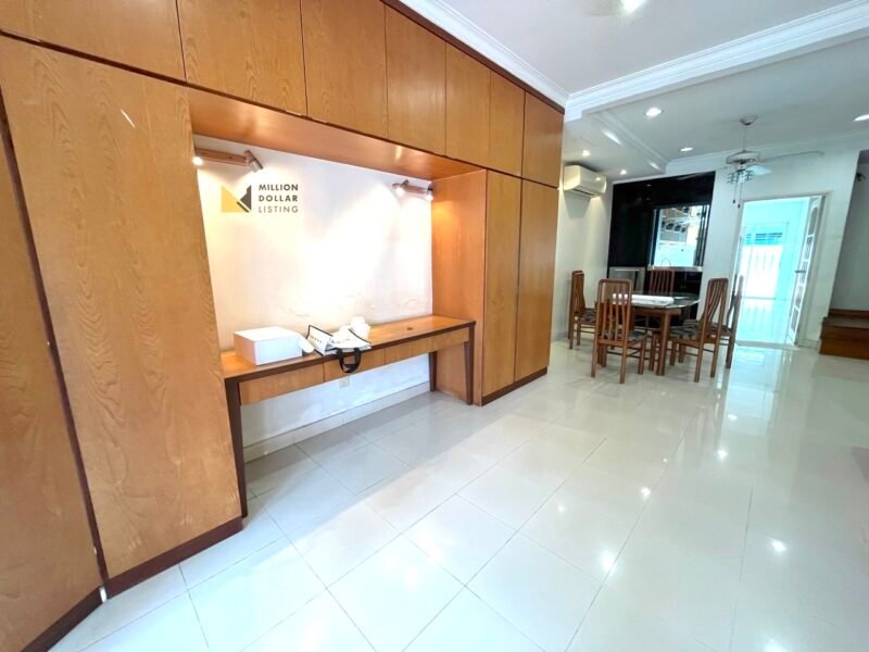 Jalan Selamat Living Dining