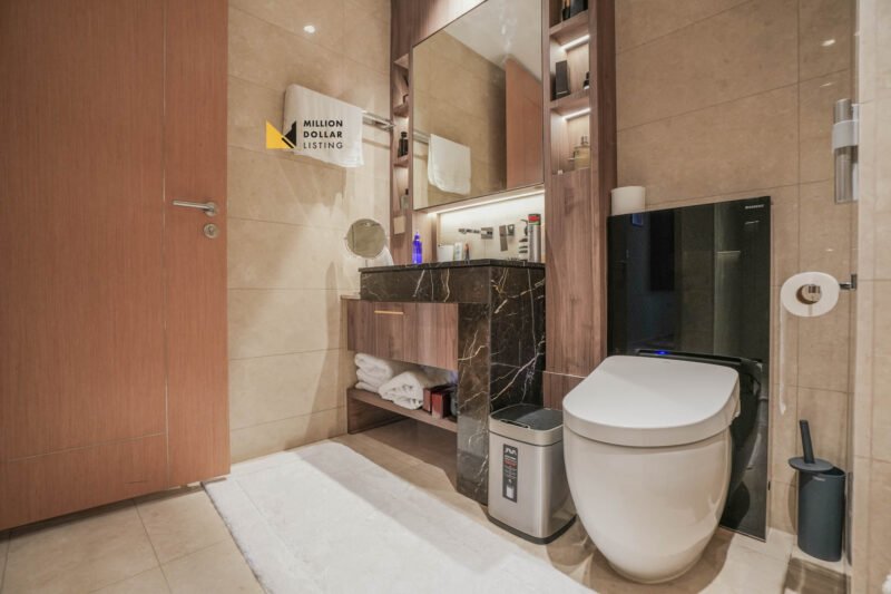 Marina Bay Suites Bathroom