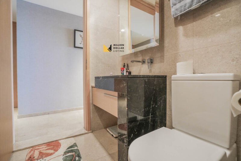 Marina Bay Suites Bathroom2