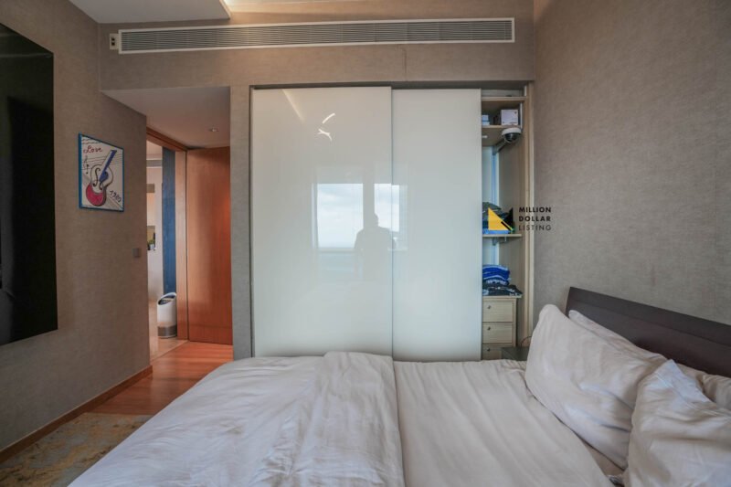 Marina Bay Suites Bedroom2